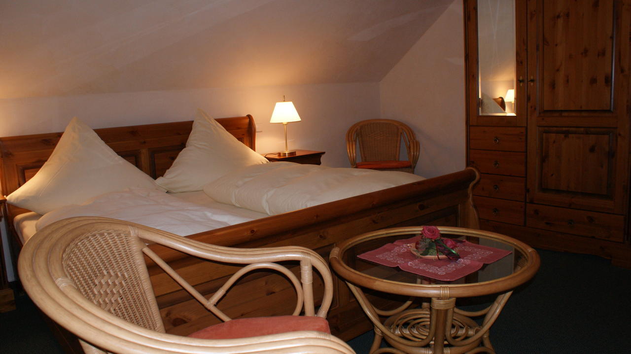 Landhotel Loenskrug Hellental Екстер'єр фото
