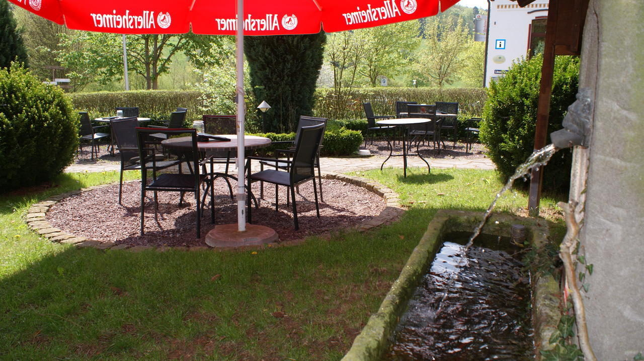 Landhotel Loenskrug Hellental Екстер'єр фото