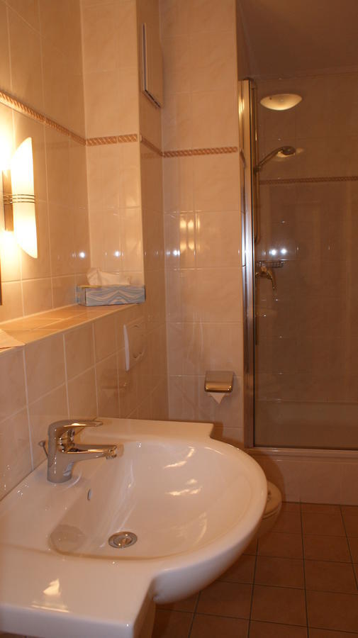 Landhotel Loenskrug Hellental Номер фото