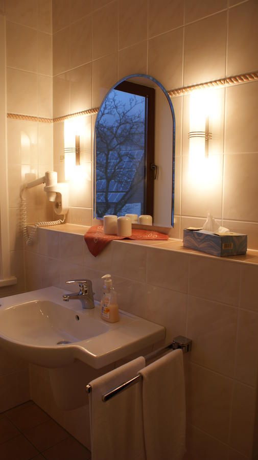 Landhotel Loenskrug Hellental Номер фото
