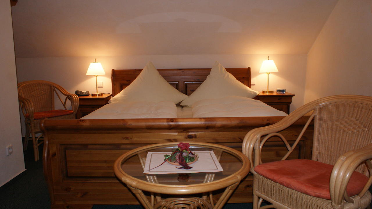 Landhotel Loenskrug Hellental Екстер'єр фото