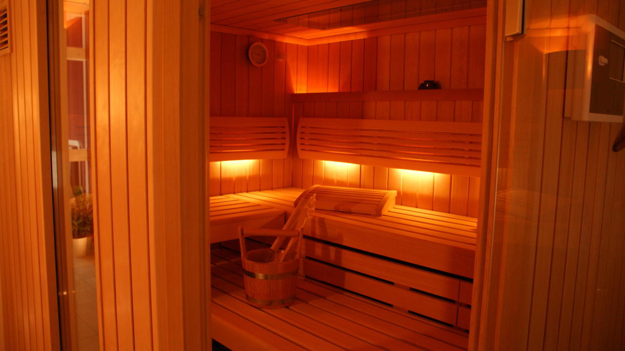 Landhotel Loenskrug Hellental Екстер'єр фото