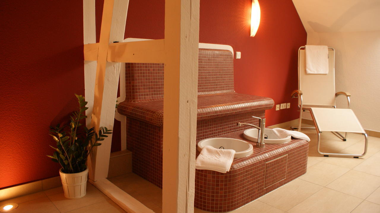 Landhotel Loenskrug Hellental Екстер'єр фото