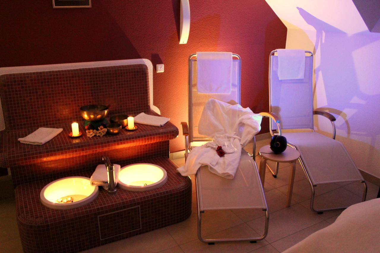 Landhotel Loenskrug Hellental Екстер'єр фото